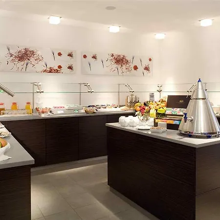 فندق مركيور دوسلدورف نويس 4*