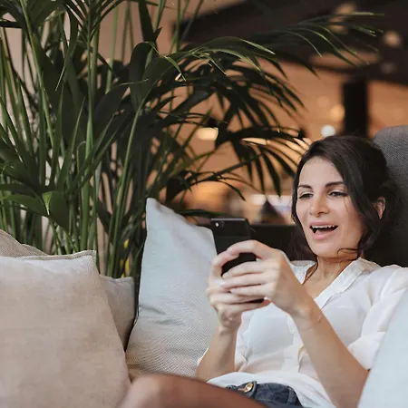 酒店 杜塞尔多夫诺伊斯美居酒店 4*