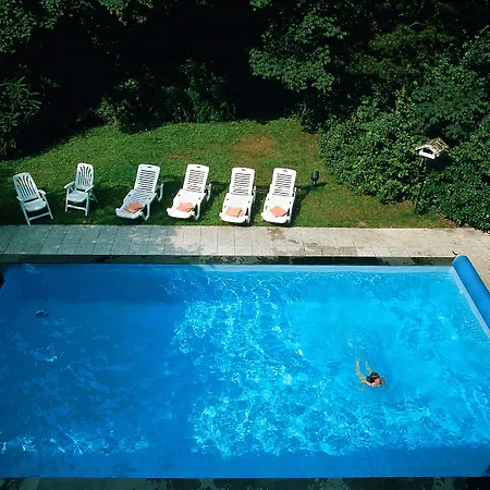 مركيور دوسلدورف نويس فندق