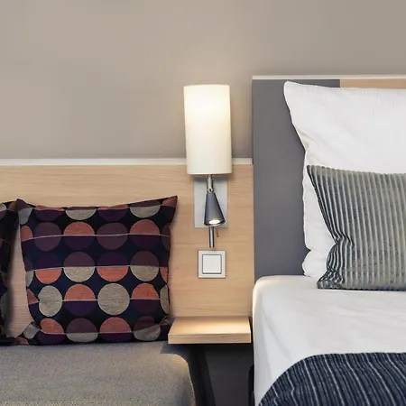 杜塞尔多夫诺伊斯美居酒店