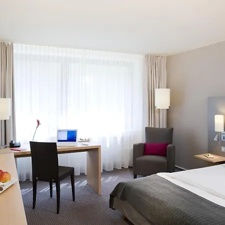 杜塞尔多夫诺伊斯美居酒店 酒店 诺伊斯