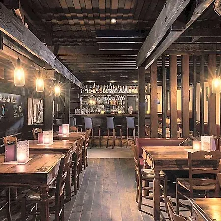 杜塞尔多夫诺伊斯美居酒店 酒店 4*