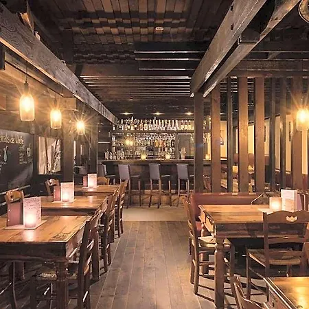 杜塞尔多夫诺伊斯美居酒店