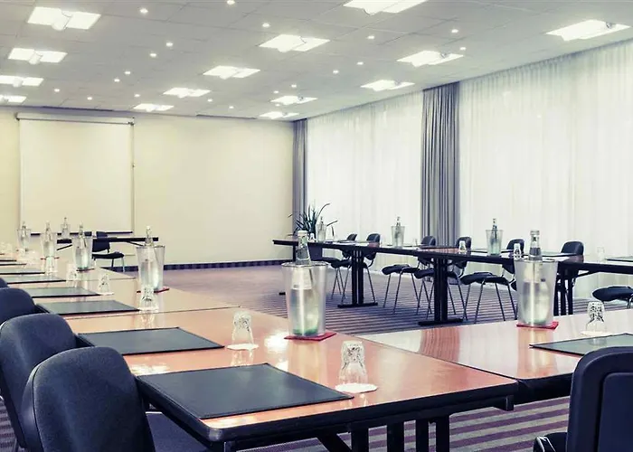 杜塞尔多夫诺伊斯美居酒店 酒店 4*