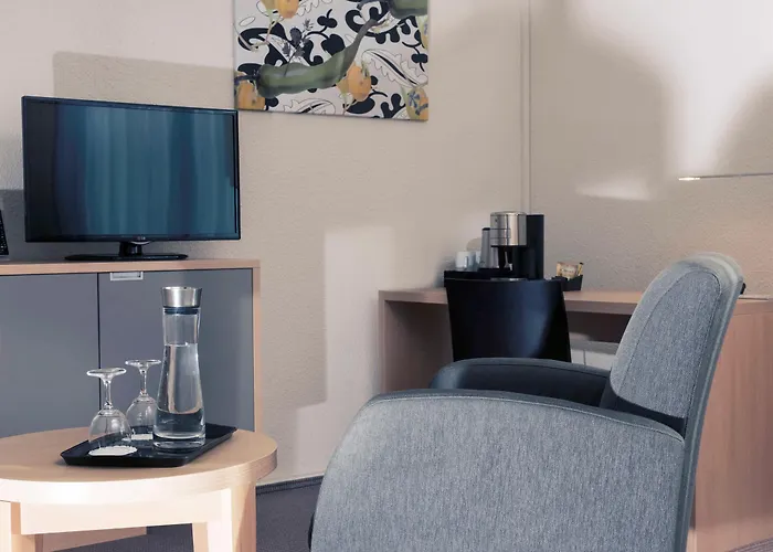 杜塞尔多夫诺伊斯美居酒店