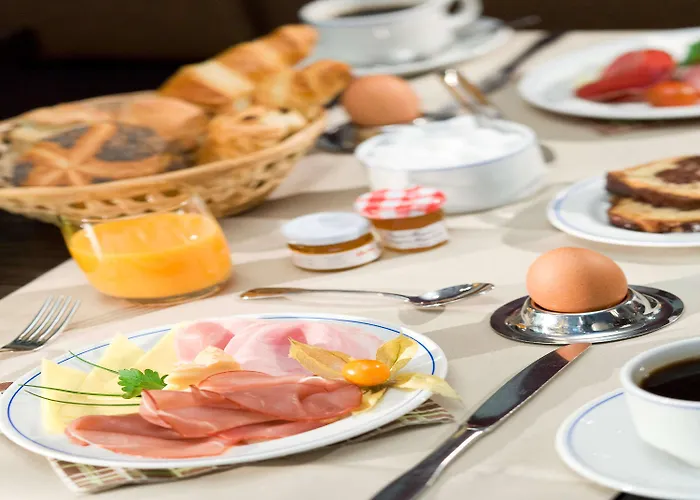 杜塞尔多夫诺伊斯美居酒店 酒店 诺伊斯