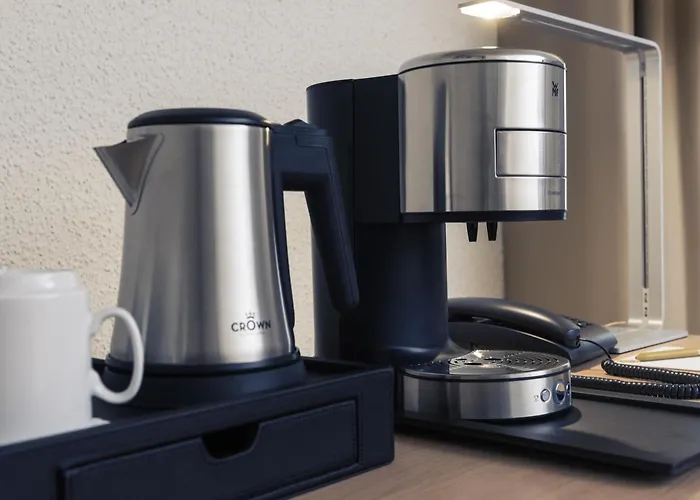 酒店 杜塞尔多夫诺伊斯美居酒店 4*